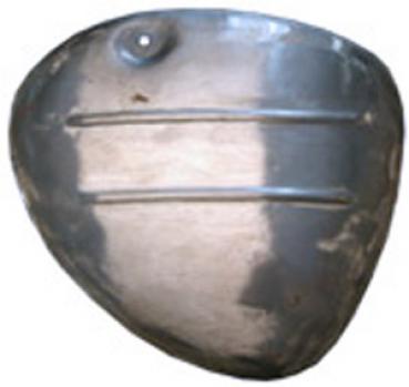 Werkzeugdeckel (bei montierter Burgessauspuffanlage)