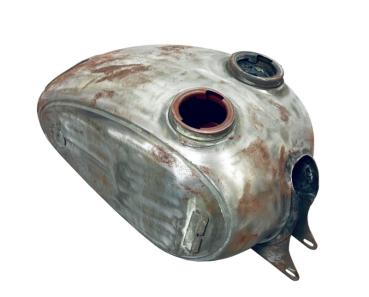 Tankreparatur (Tank ist sandgestrahlt, ausgebeult und versiegelt)