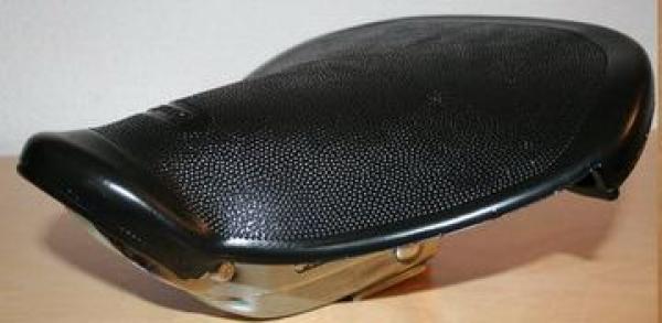 Sattel komplett, mit Denfeld Decke schwarz (Sattelgestell verzinkt)